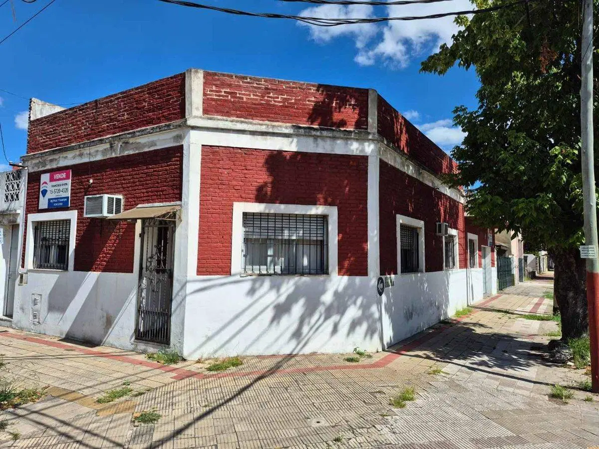 VENTA CASA 4 AMB-COCHERA-TERRAZA-PATIO-LANUS OESTE 4