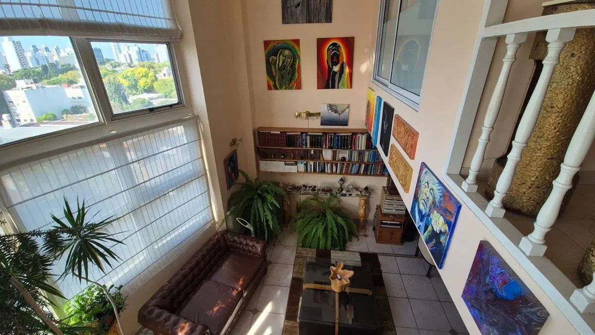 VENTA DEPARTAMENTO TRIPLEX C/ QUINCHO Y COCHERA 8