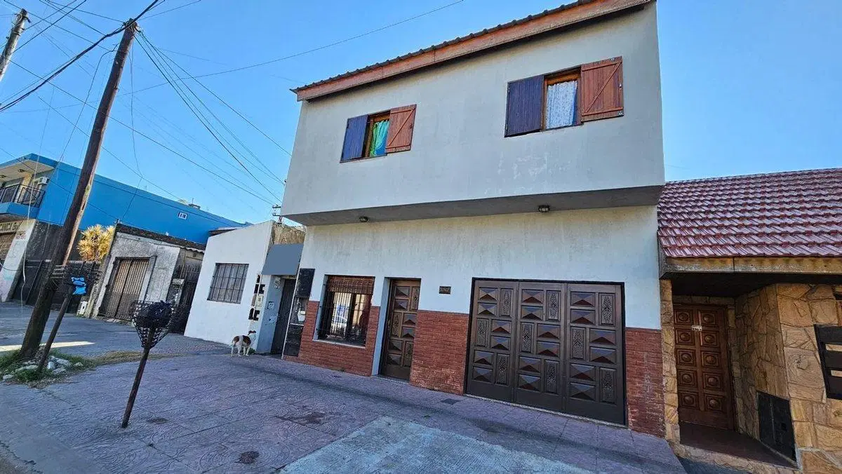 PH 5 AMB. 3 DORM, 2 BAÑOS, PATIO, COCHERA, QUINCHO 2
