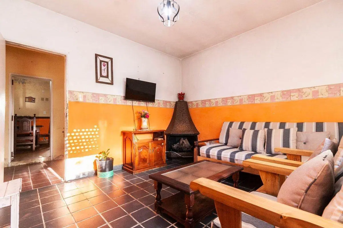VENTA CASA 4 AMB C/JARDIN,PATIO Y COCHERA-GUILLÓN 2