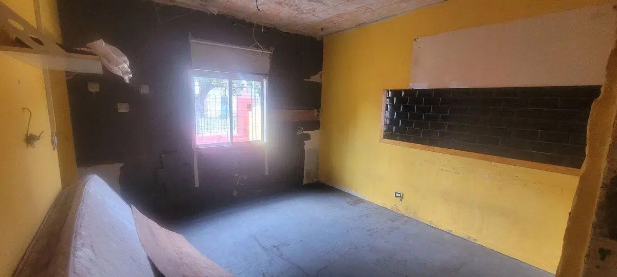 CASA 3 AMBIENTES CALLE ITALIA ADROGUE C/ FONDO 3