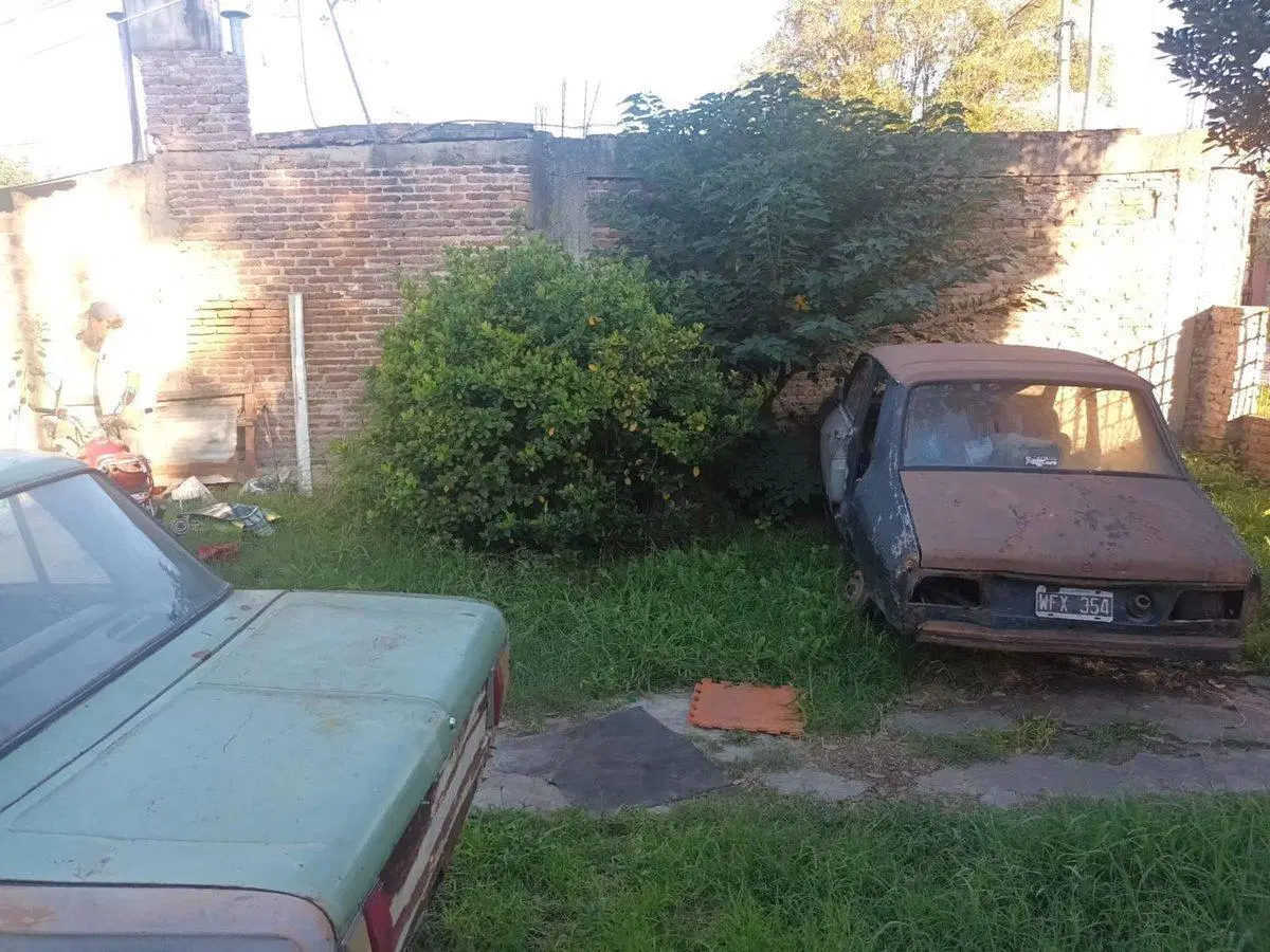 Casa construcción precaria  a reciclar x completo 2