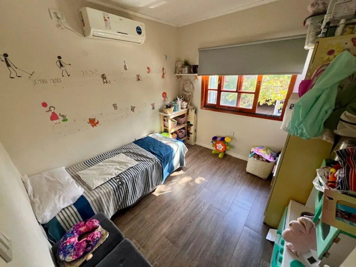 VENTA CASA 4 AMB. DOS COCHERAS, JARDIN, JACUZZI 8