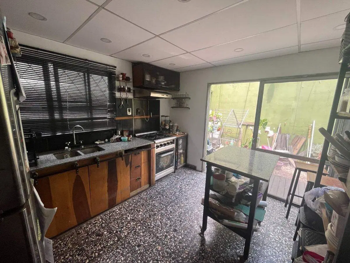 PH 5 AMBIENTES AL FRENTE CON PATIO – LANÚS OESTE 8