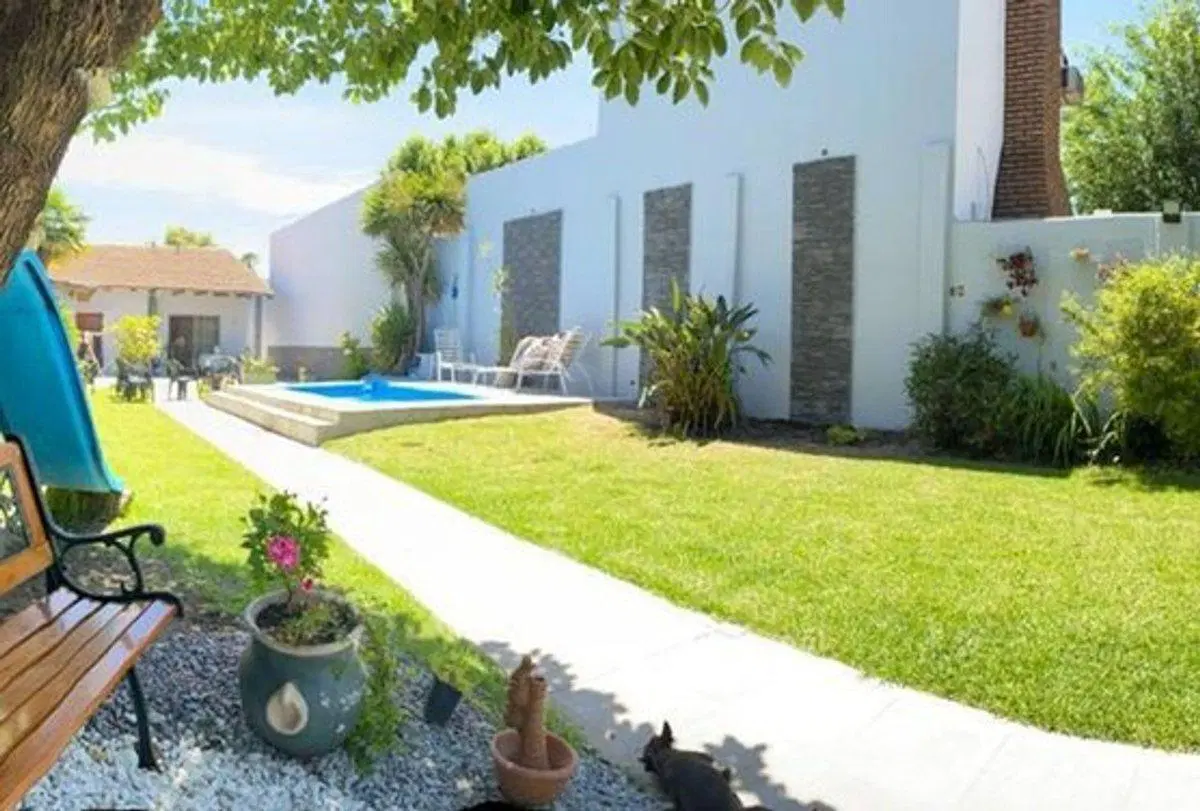 VENTA CASA EN LOMAS DE ZAMORA CON PARQUE Y QUINCHO 5