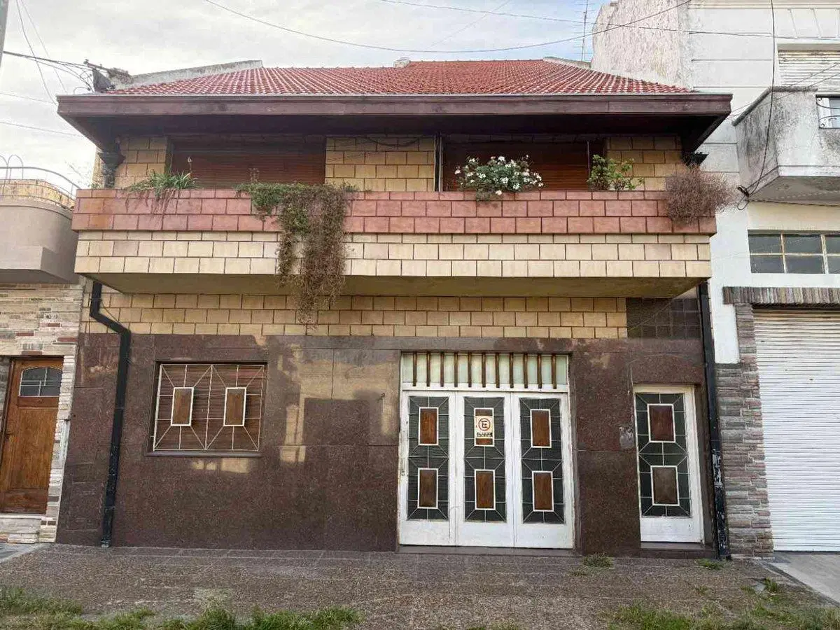 VENTA GALPÓN / DEPÓSITO 500 m² CON VIVIENDA LANÚS 8