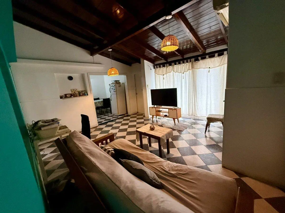 Venta PH 4 ambs. Exc. Ubicación. Quincho y Patio 4
