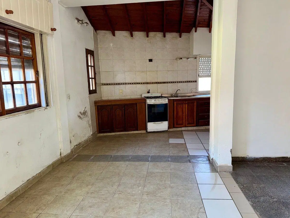 Venta Casa 3 ambs. Cochera. Jardín. Nuevo valor 8