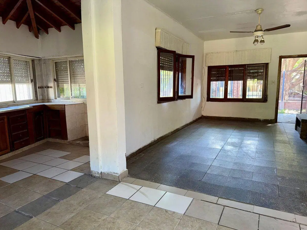 Venta Casa 3 ambs. Cochera. Jardín. Nuevo valor 4