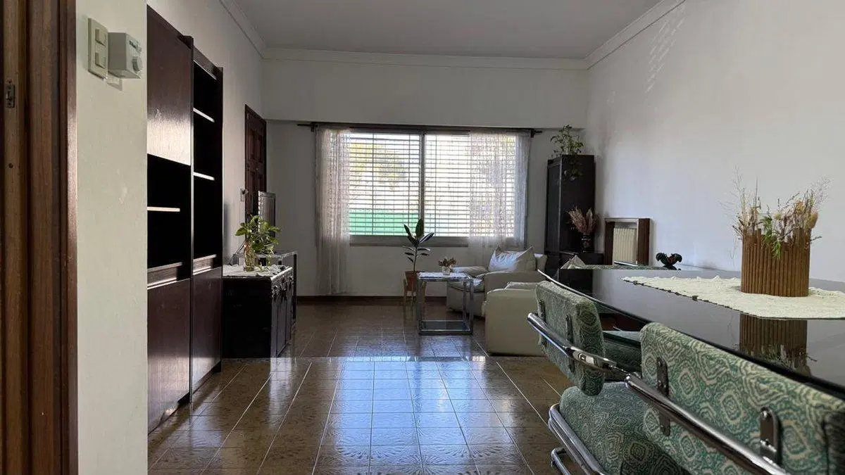 CASA DE 4 AMB EN DOBLE LOTE + DPTO 3 AMBIENTES 3