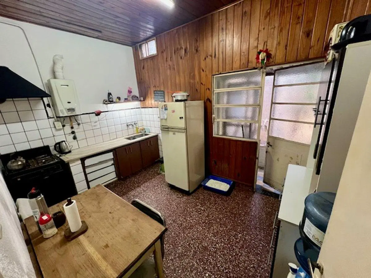 VENTA DE CASA EN LOTE PROPIO, JARDIN, COCHERA 3