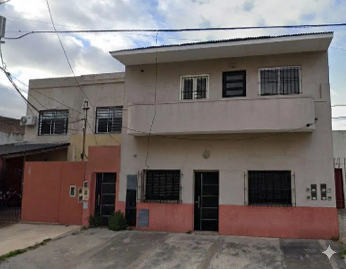 VENTA EN BLOCK 4 DEPTOS DE 2 AMB C/U + GALPÓN 4
