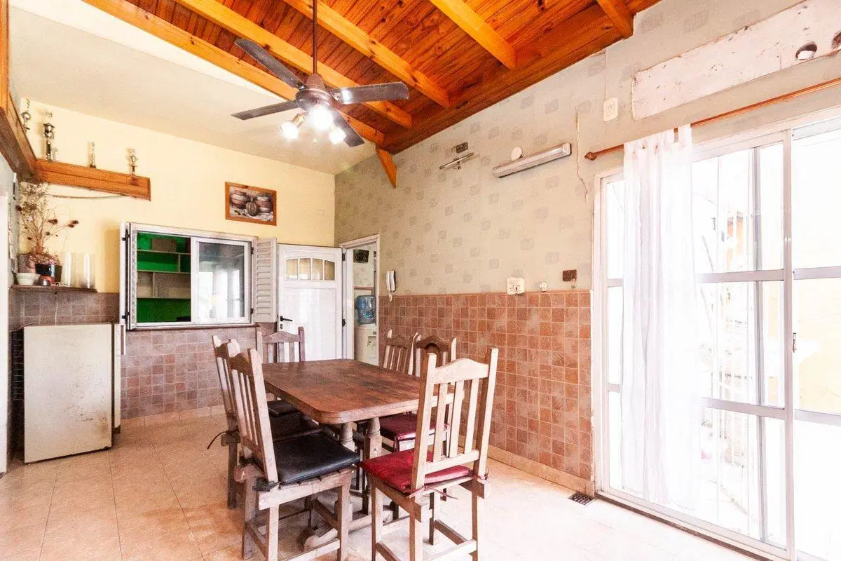 Casa 4 Amb c/Jardin en Canada al 4000, Lanus Oeste 4