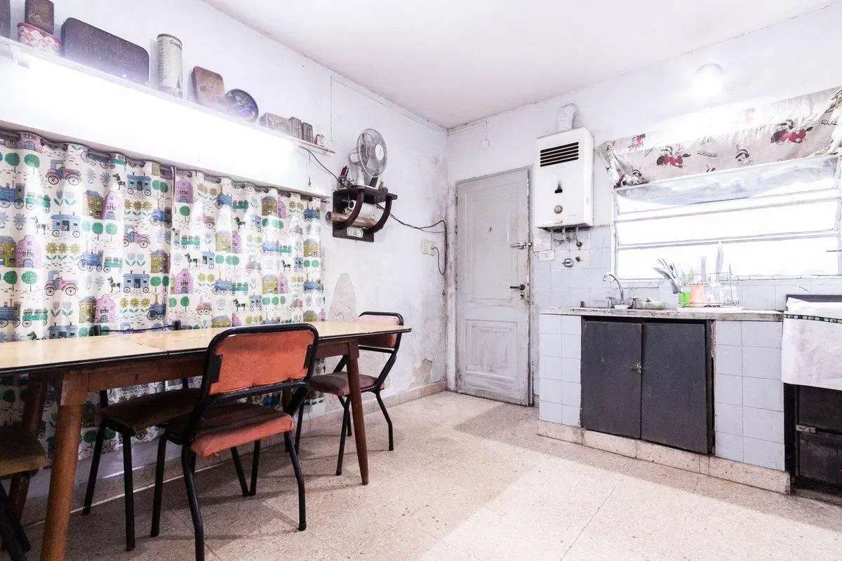 Casa a refaccionar en esq, V Dominico. OPORTUNIDAD 8