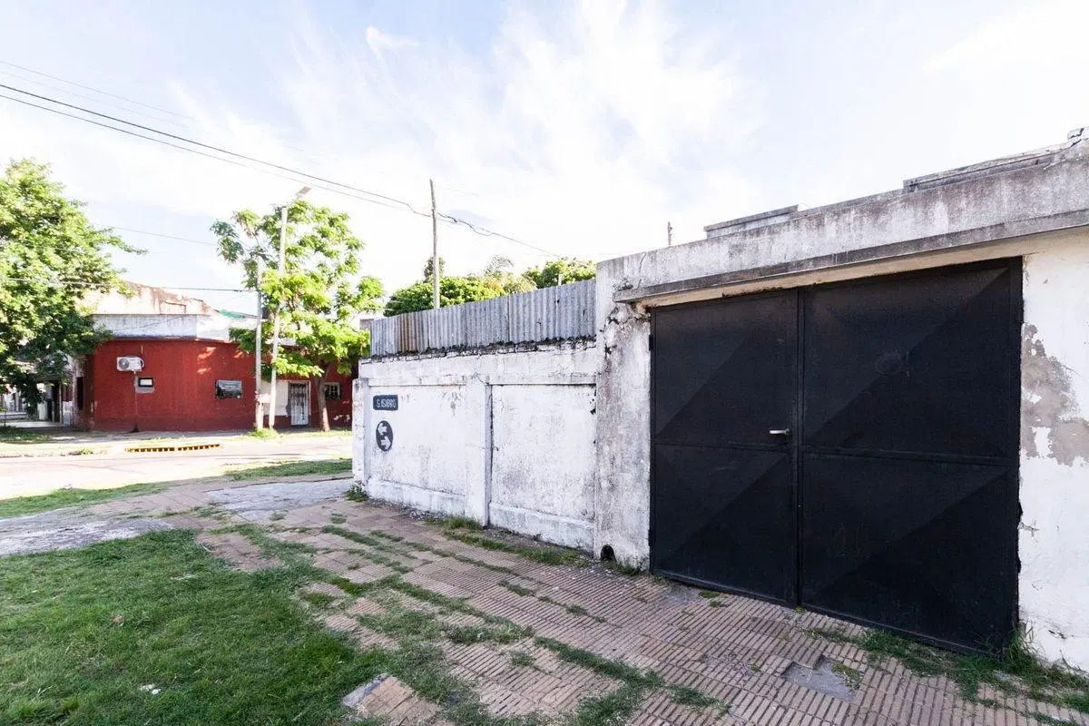 Casa a refaccionar en esq, V Dominico. OPORTUNIDAD 2