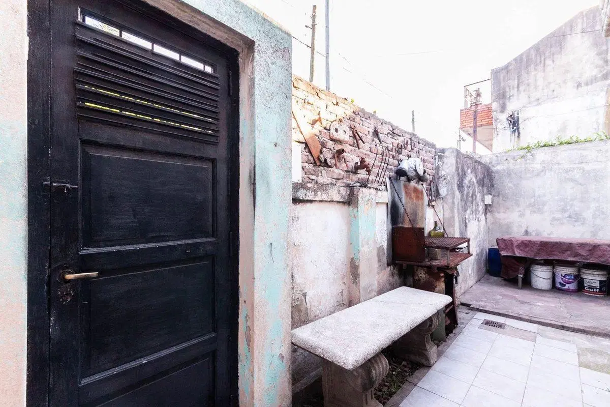 Casa a refaccionar en esq, V Dominico. OPORTUNIDAD 5