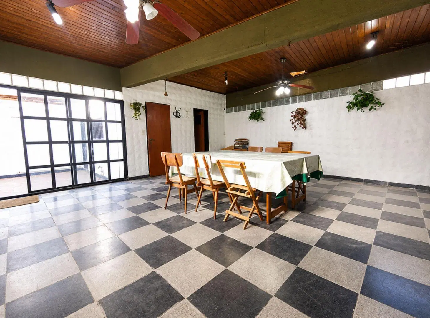 CASA 6 AMB,IDEAL 2 FAMILIAS C/QUINCHO/TERRAZ-LANUS 3
