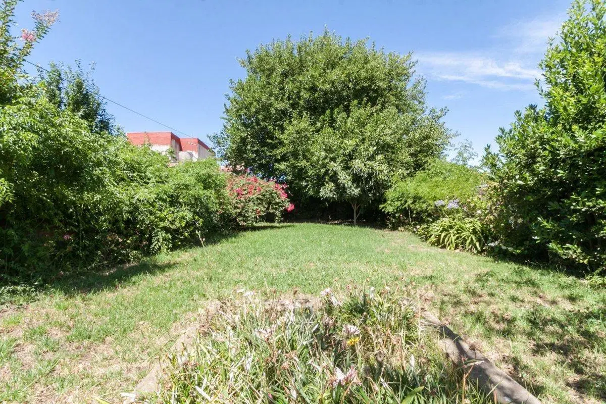 VENTA DE 2 CASAS EN  AMPLIO LOTE OPORTUNIDAD 8