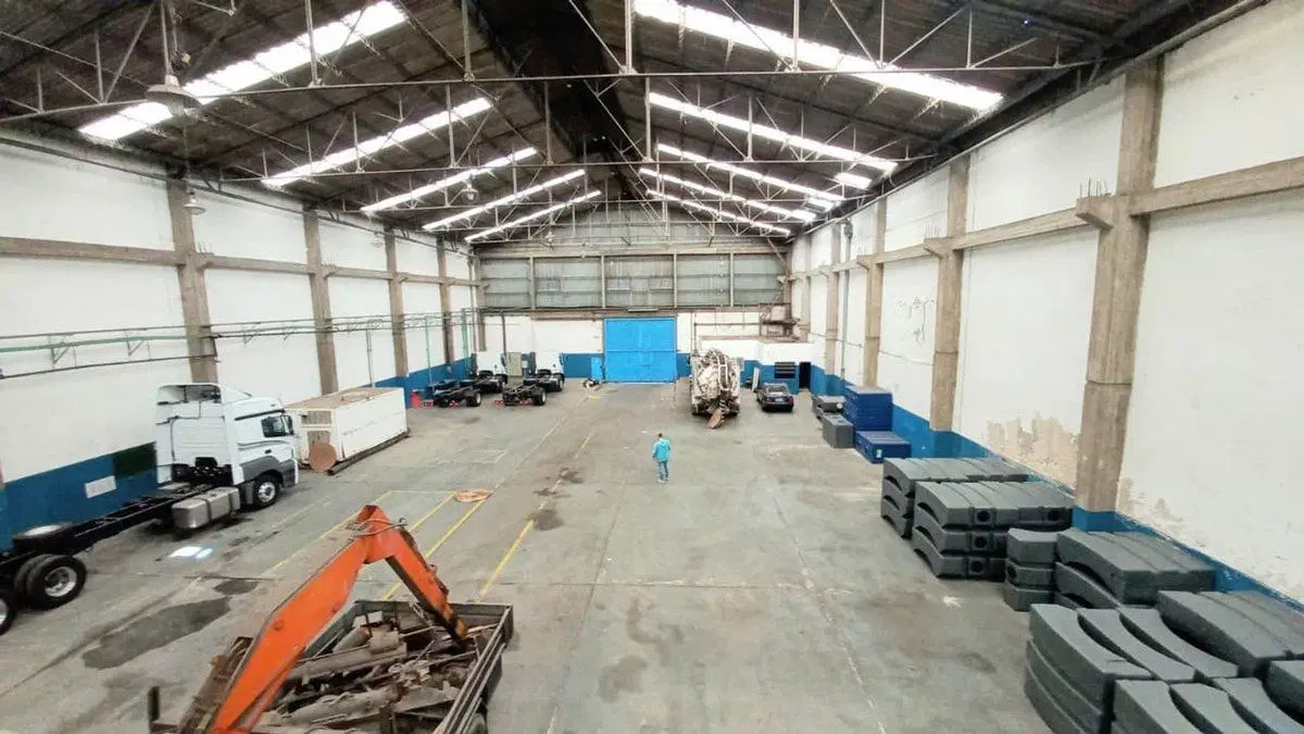 EXCELENTE GALPON - 1350M2 - AVELLANEDA C/TRIFÁSICA 2