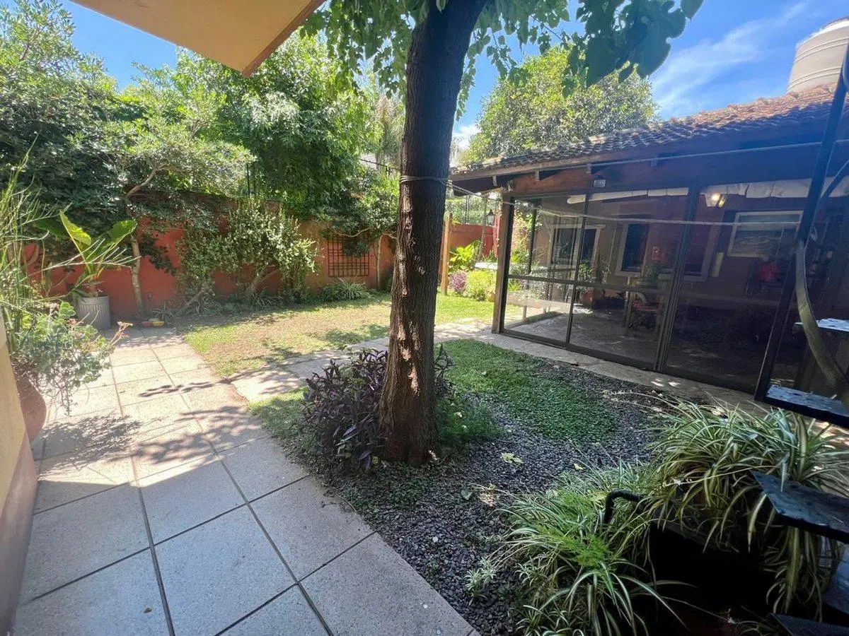 VENTA CHALET. BANFIELD, LOTE DE 8.66 POR 33Mts 4