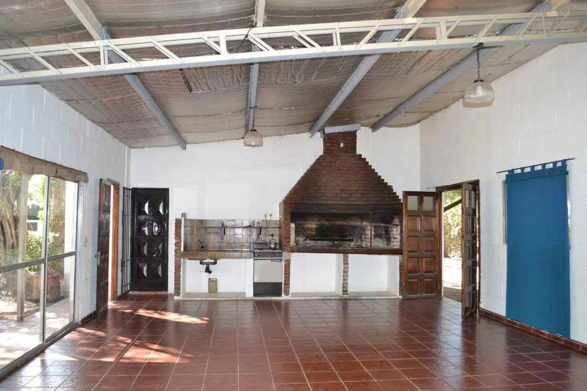 QUINTA EN VENTA SOBRE LOTE 10000 M2 - GUERNICA 8