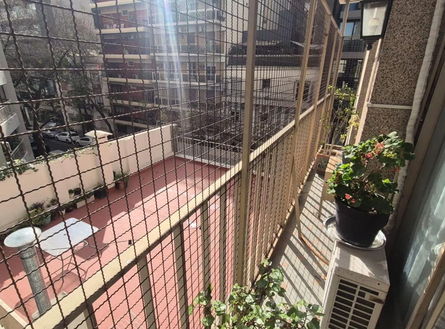 VENTA SEMIPISO DE 3 AMBIENTES CON DEPENDENCIA 2