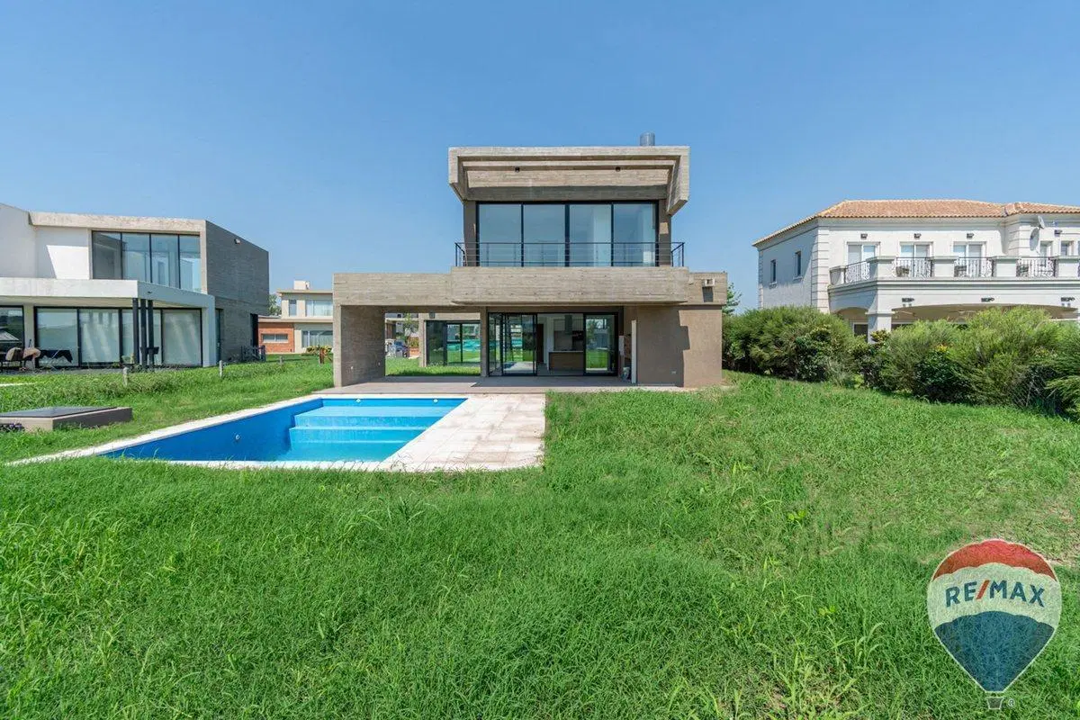 Casa venta Terralagos 3 dormitorios, con piscina. 4