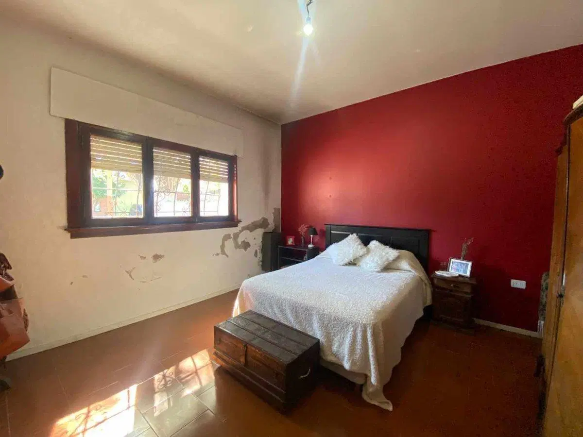 CASA 5 AMB C/GRAN JARDÍN Y PILETA "A REFACCIONAR" 8