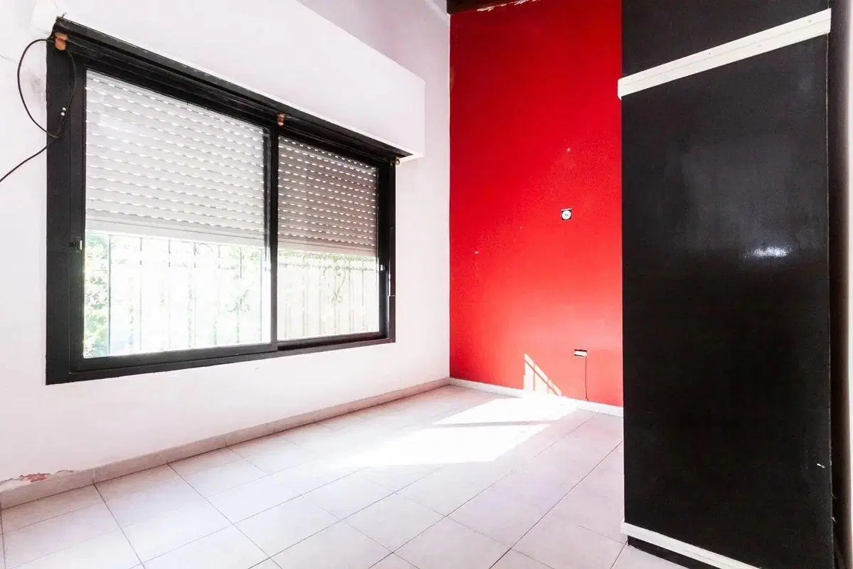 POSIBLE PERMUTA: CASA 5 AMB C/JARDIN-DOBLE COCHERA 8