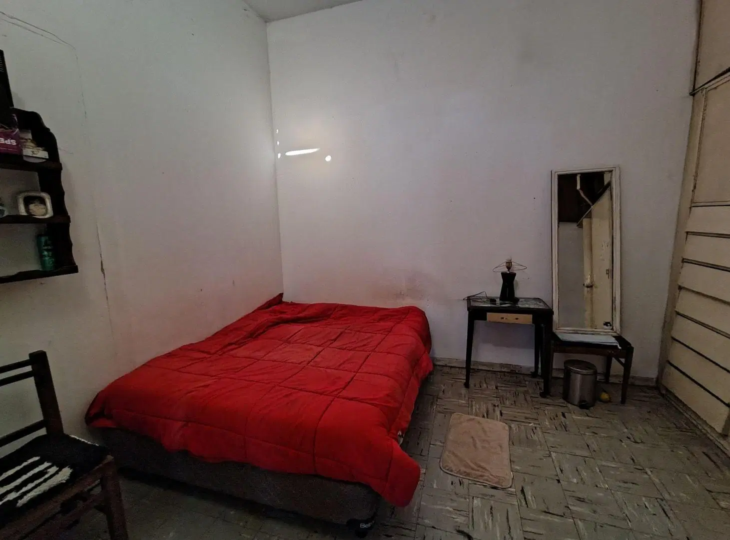 Casa 3 amb. Pileta.Lote 8,66 X 37 metros.Temperley 8