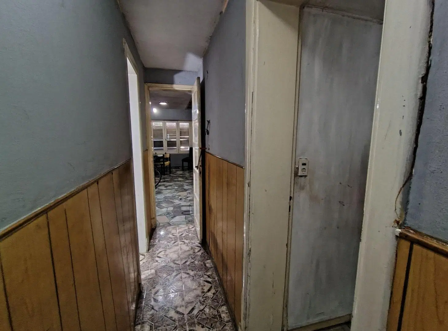 Casa 3 amb. Pileta.Lote 8,66 X 37 metros.Temperley 5