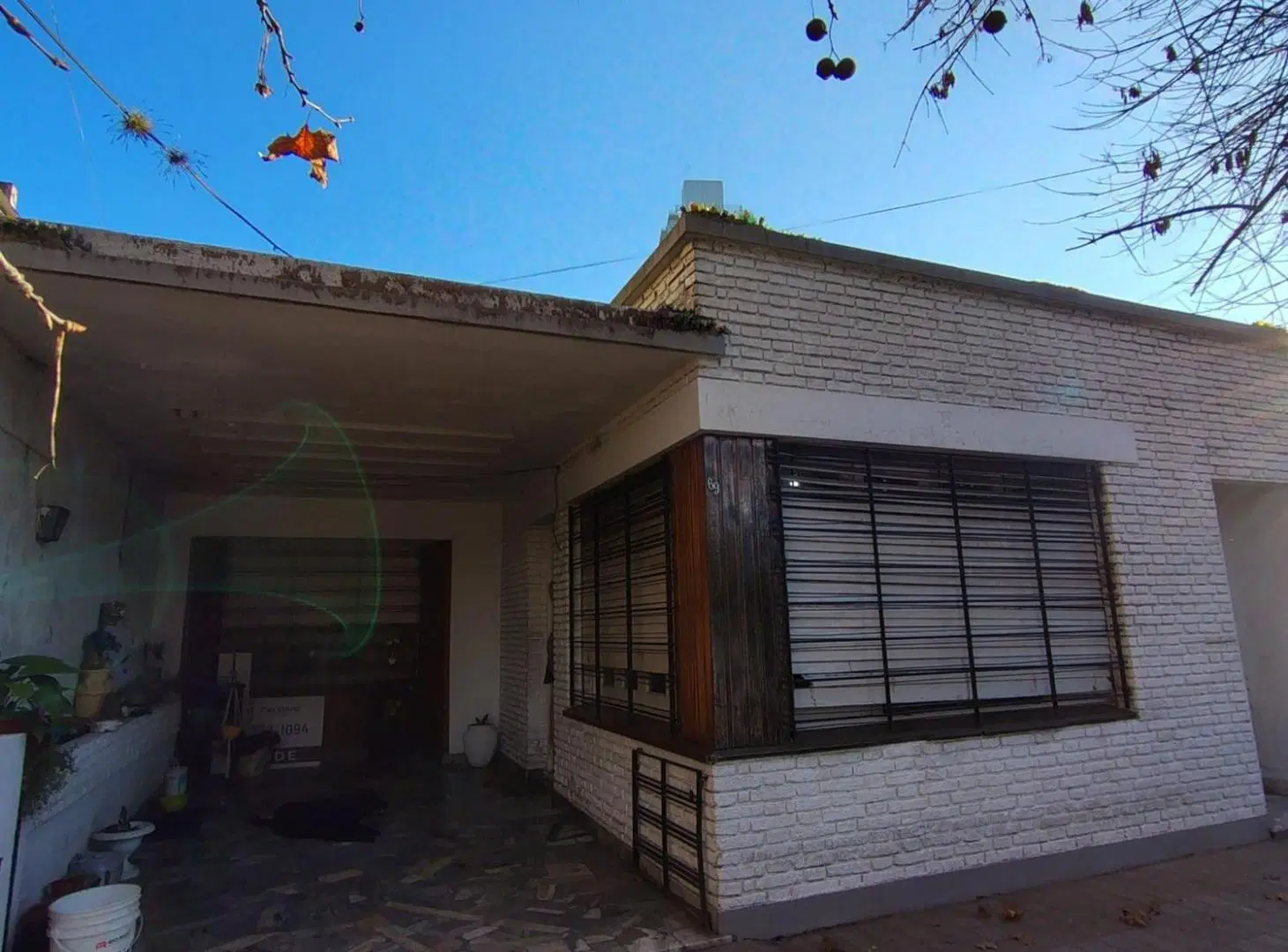 Casa 3 amb. Pileta.Lote 8,66 X 37 metros.Temperley 2