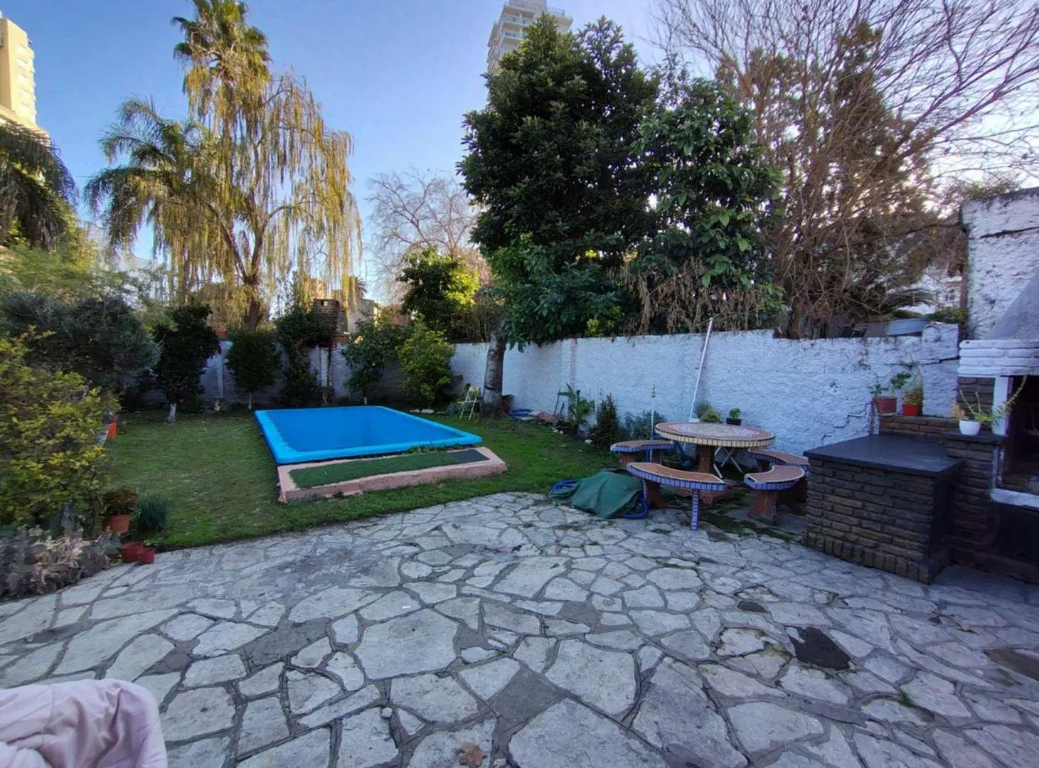Casa 3 amb. Pileta.Lote 8,66 X 37 metros.Temperley 3