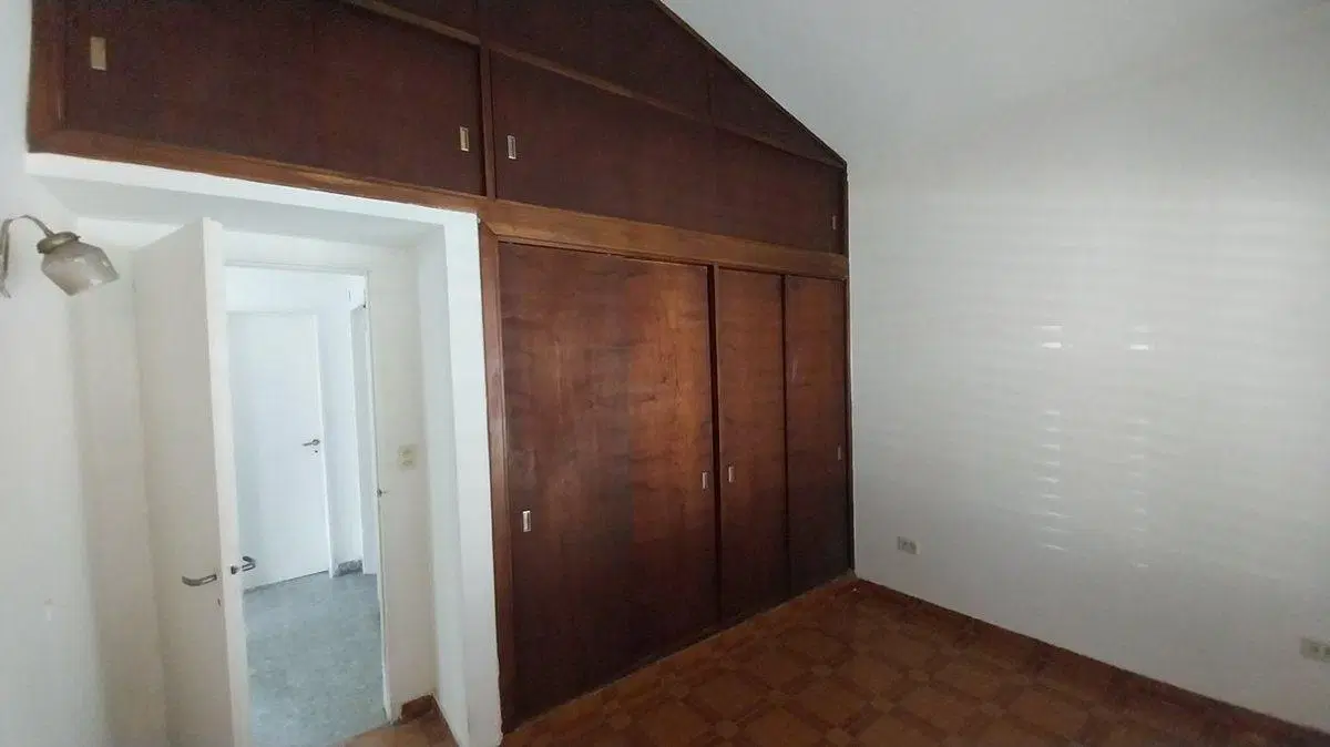 ALQUILE DE CASA MUY BUENA UBICACION DOBLE TERRRENO 4