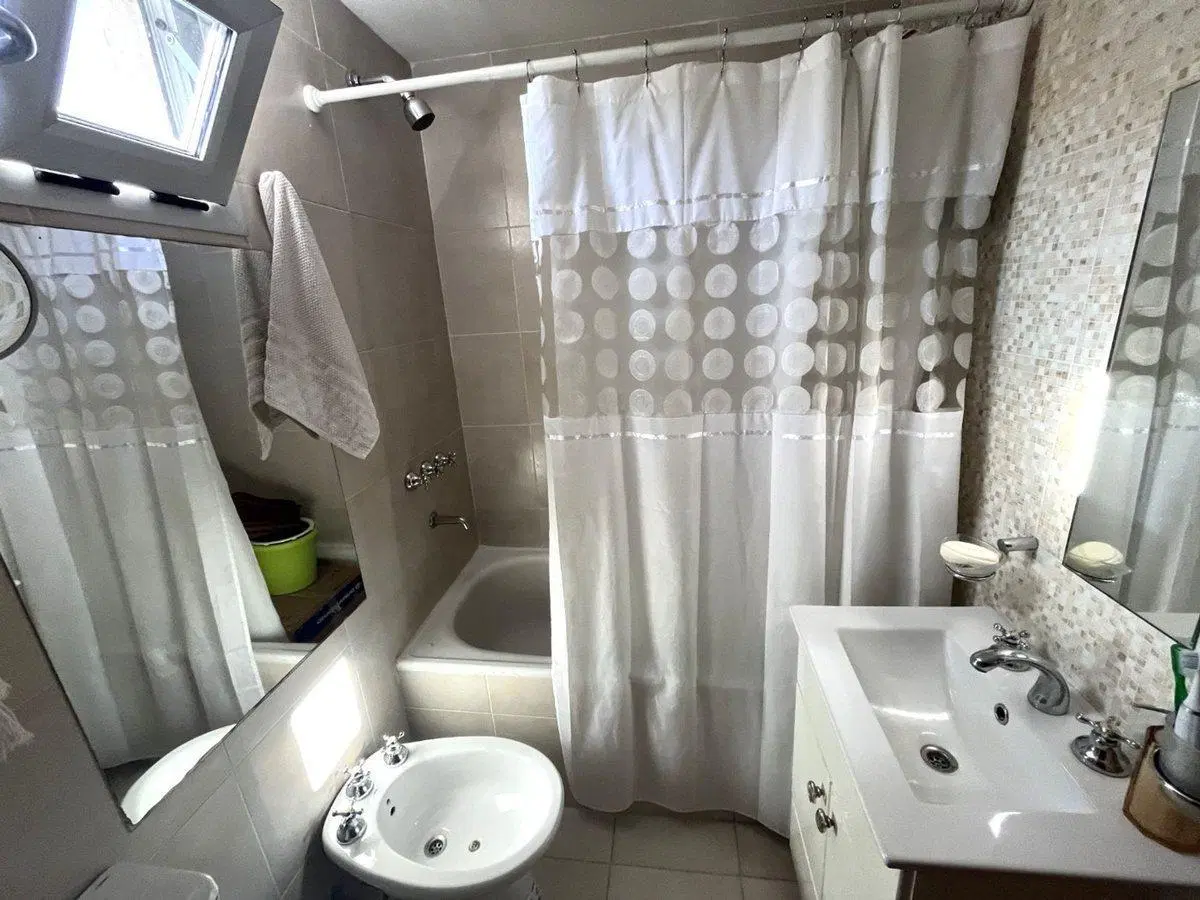 Excelente Departamento de 2 Amb. con Vista Abierta 4