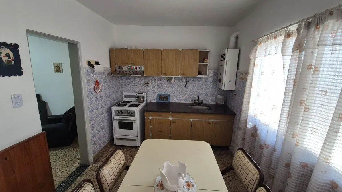 VENTA CASA LOTE PROPIO CON GALPON EN WILDE 10 X 46 5