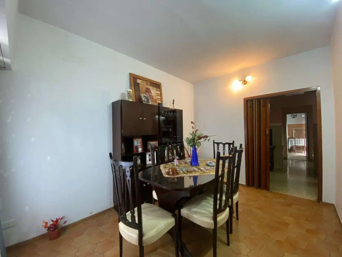 VENTA EN BLOCK 2 CASAS CON COCHERA Y GRAN JARDÍN 8
