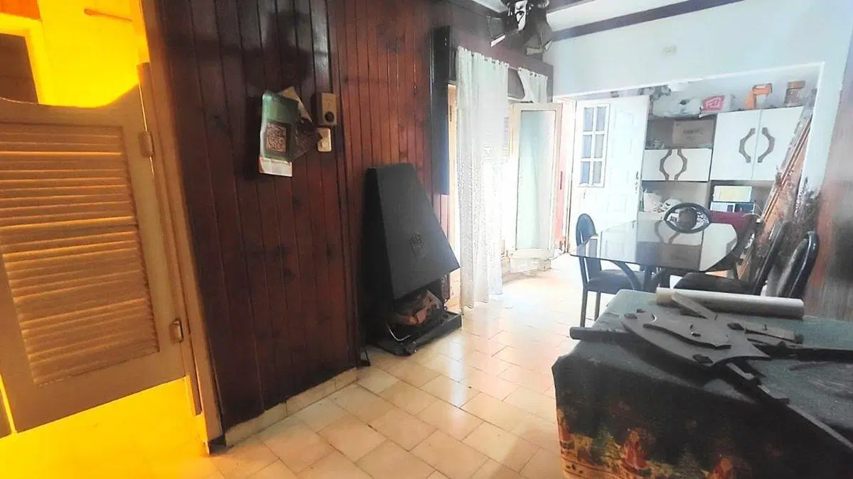 CASA EN VENTA EN LANUS. INVERSION! 4