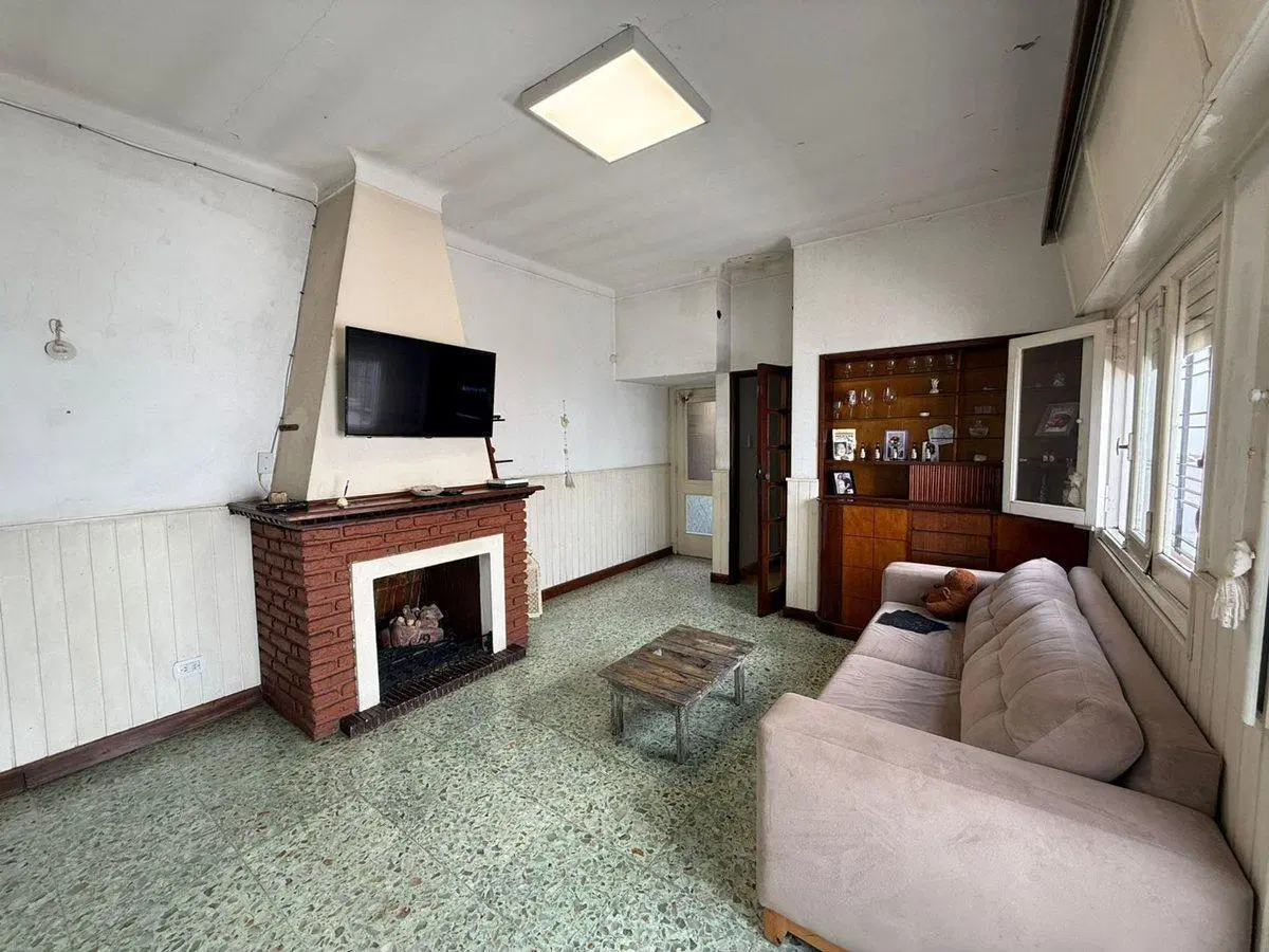 CASA 4 AMB C/COCHERA, PATIO Y TERRAZA LOTE PROPIO 8