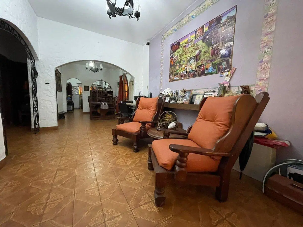 CASA 5 AMB. C/PARQUE Y PILETA LOMAS  APTO CREDITO 2