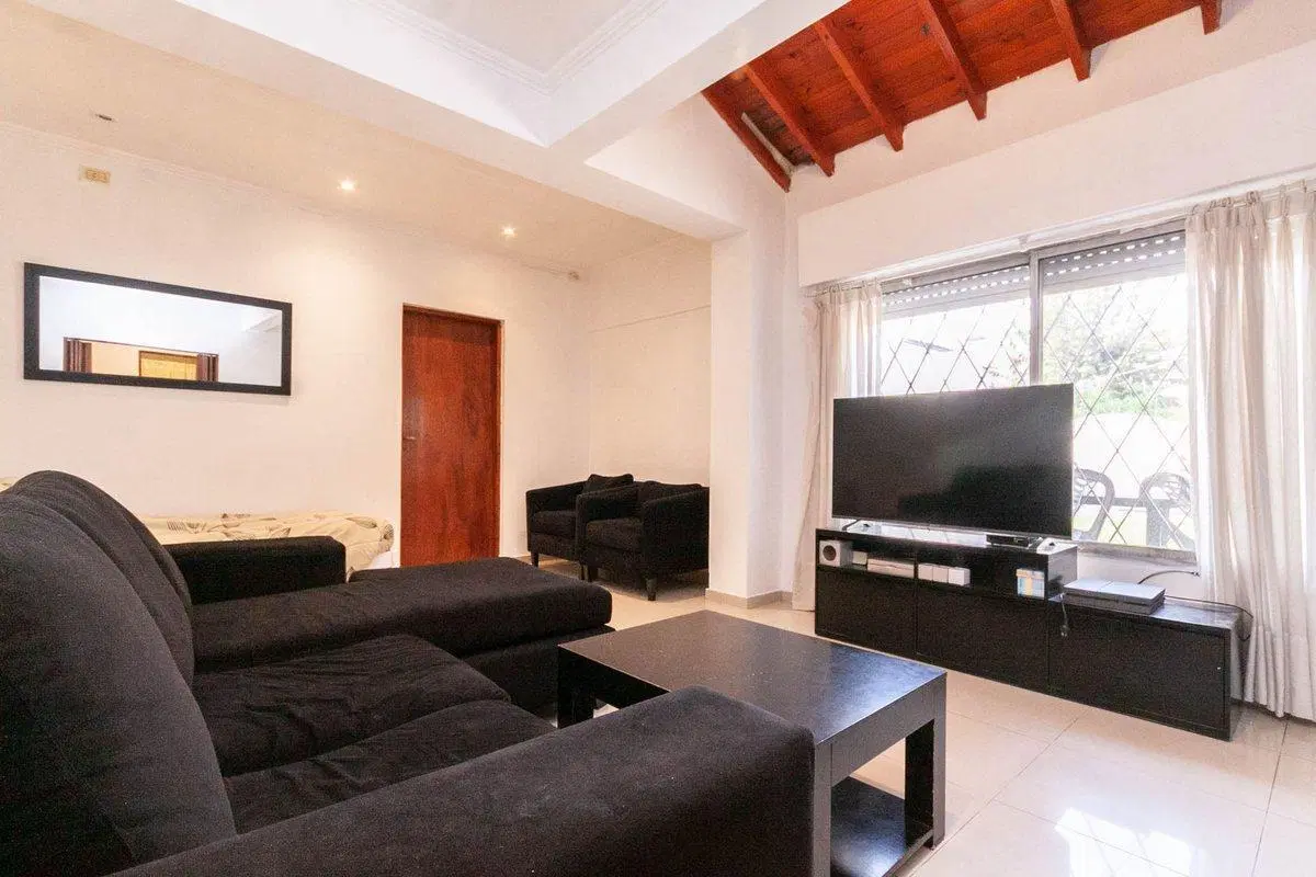 VENTA CASA 4 AMBIENTES/ LLAVALLOL 4