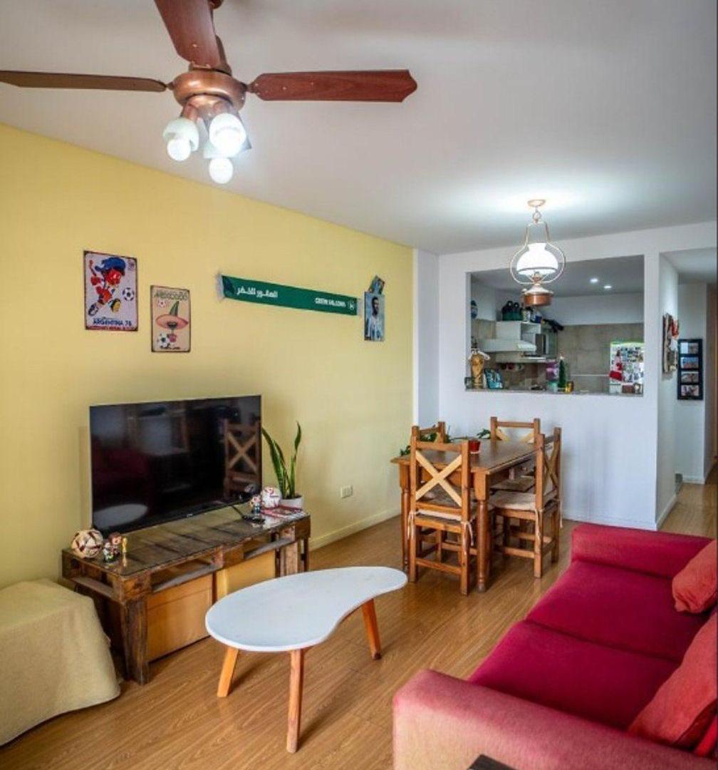 Foto de Dpto 2 amb Fte c/balcón en venta Lomas centro, imagen 3