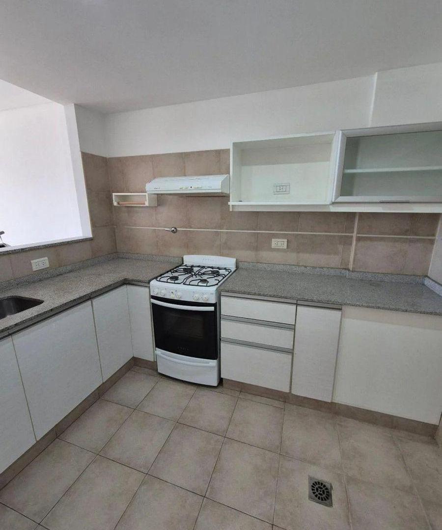 Foto de Dpto 2 amb Fte c/balcón en venta Lomas centro, imagen 2