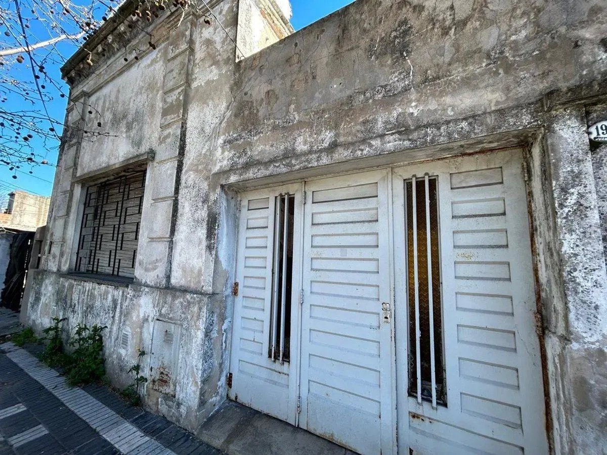 VENTA EXCELENTE LOTE IDEAL GALPON VALENTIN ALSINA 8