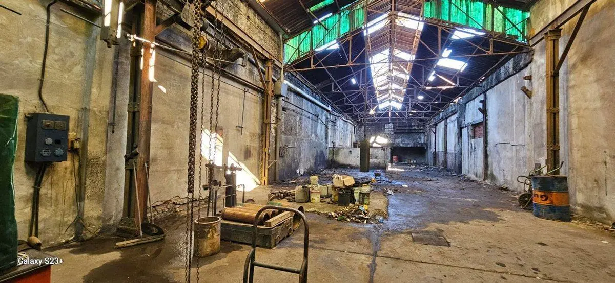GALPÓN EN VENTA CON DEPTO DE 2 AMB LANUS 5
