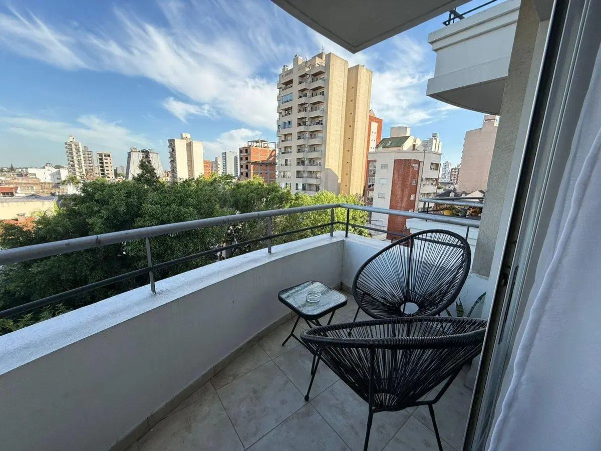 DPTO. 2 AMB AL FRENTE CON DOBLE BALCON LANUS ESTE 4