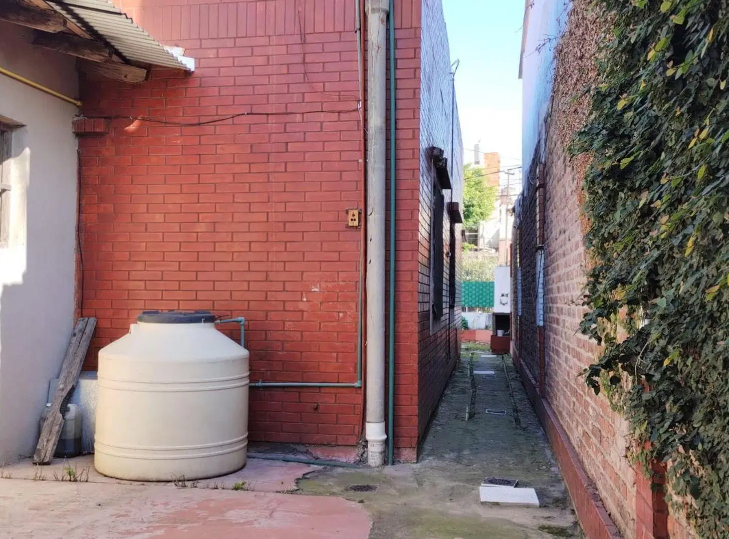 CASA VENTA 4 AMB. LANUS OESTE OPORT. 2 VIVIENDAS 5