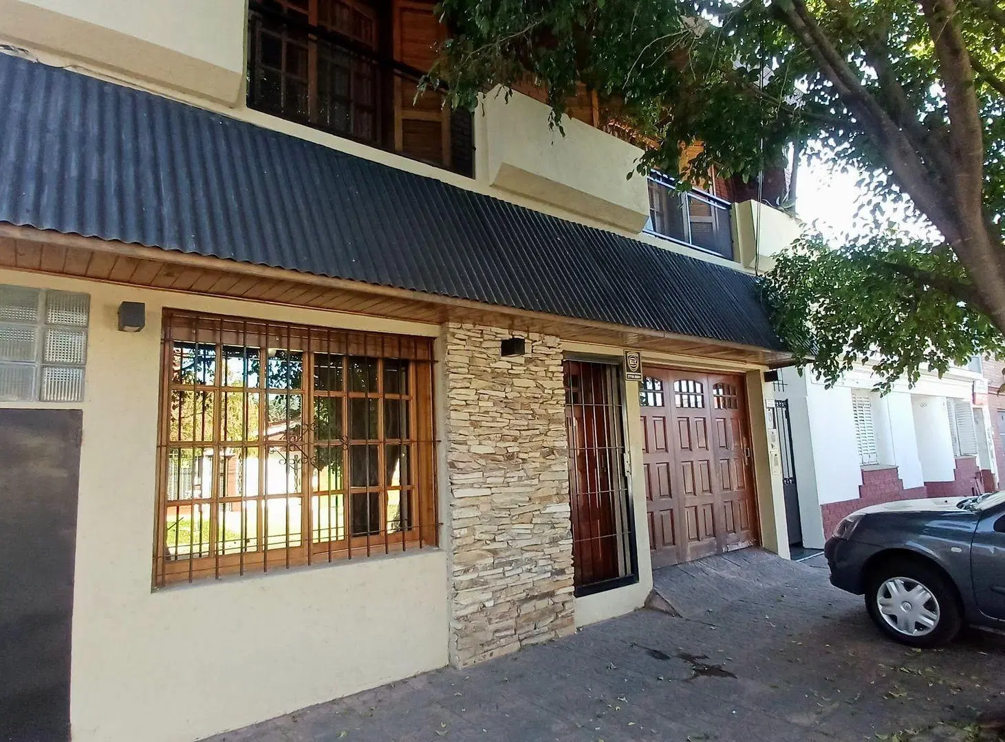 PH T/CASA AL FTE 3 DORM + COCHERA BANFIELD 4