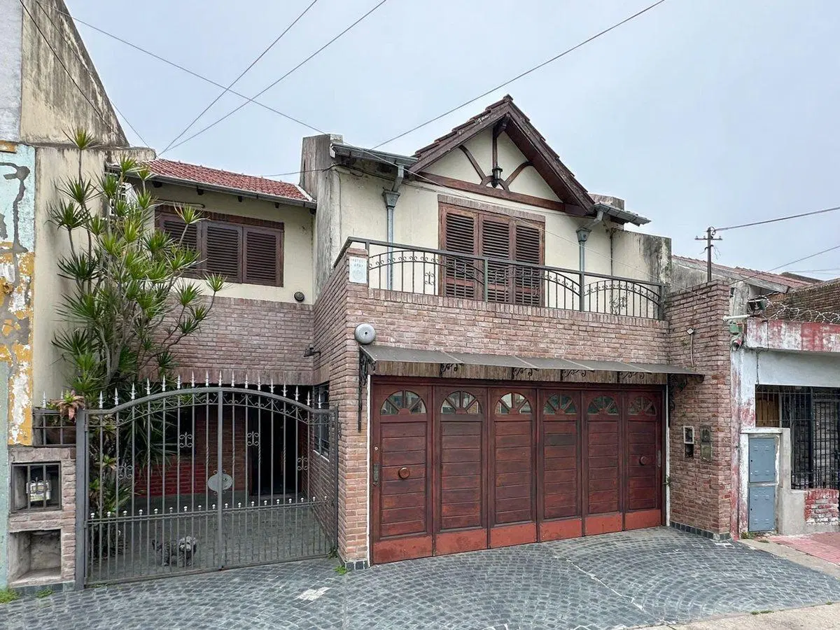 CASA 6 AMB C/QUINC/TZA/GARAG P/5 LANUS OESTE 8