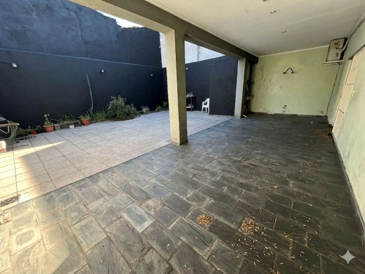 VENTA DE AMPLIO CHALET 6 AMB, COCHERA, PATIO, 5